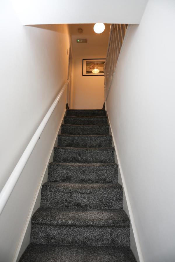 Cheerful 4-Bedroom Home In Sheffield Walkley Exterior photo